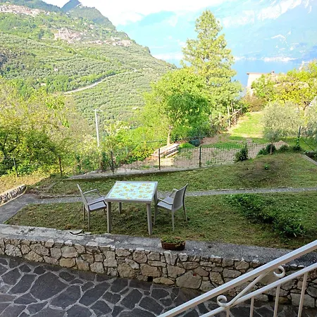 Appartement Diffuso Borgo Piovere, El Pia With Garden And Lakeview Tignale